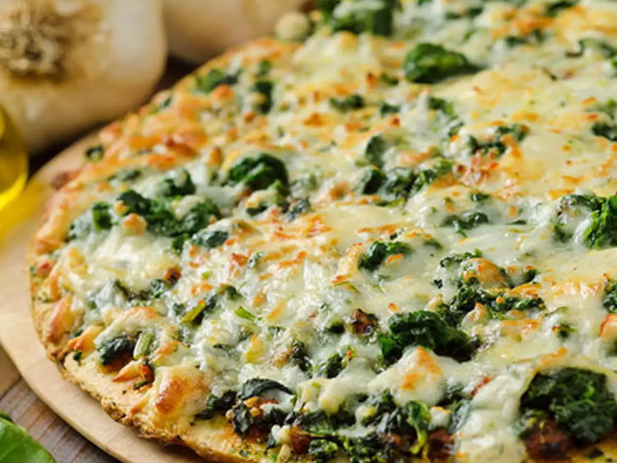Spinach Cheese Pizza