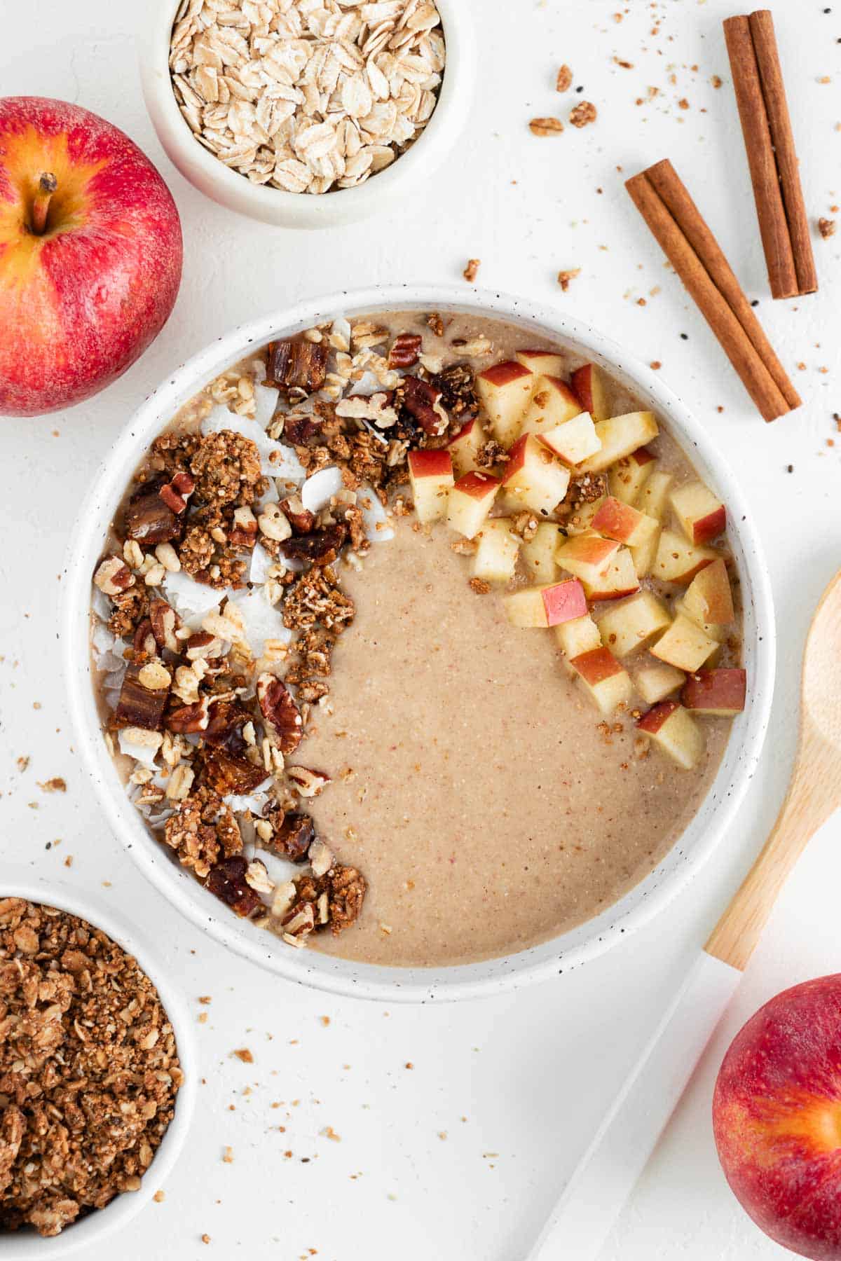 APPLE PIE SMOOTHIE BOWL