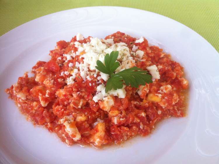 GREEK FRESH TOMATO AND FETA EGG