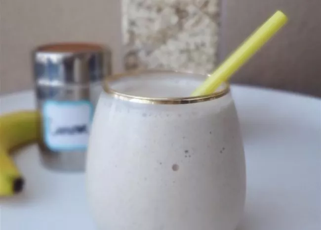 PB Banana Oat Smoothie