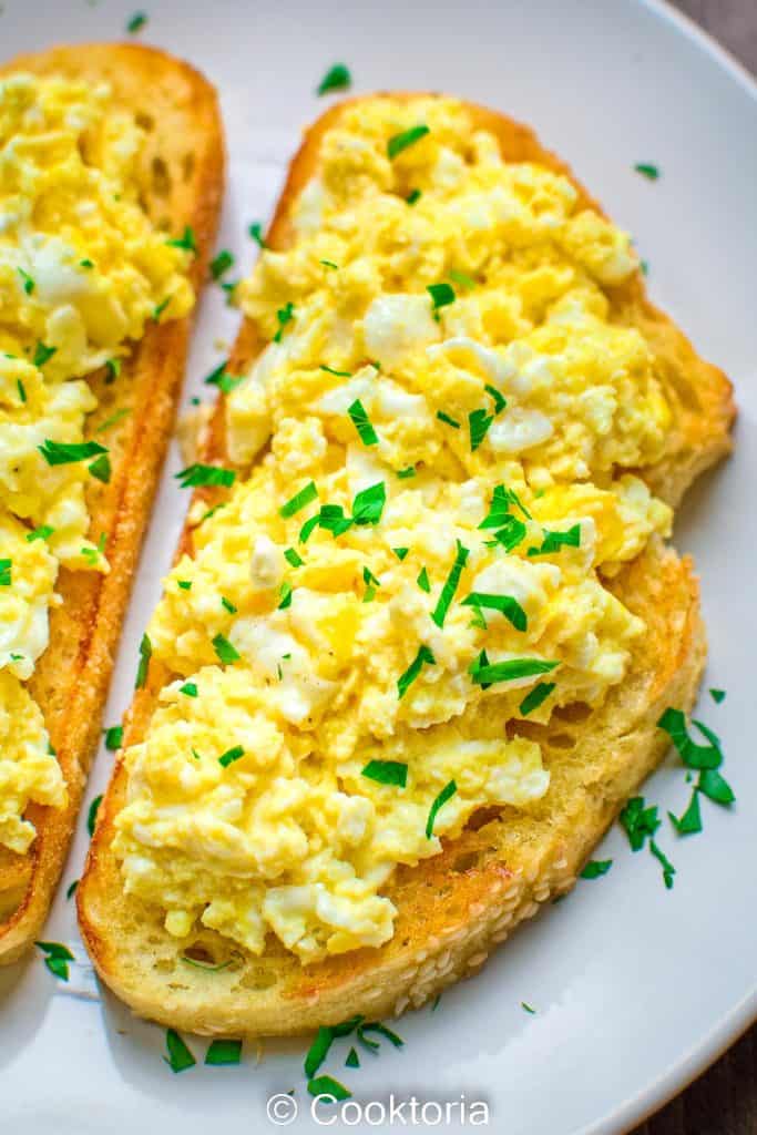 The Best Scrambled Egg Toast
