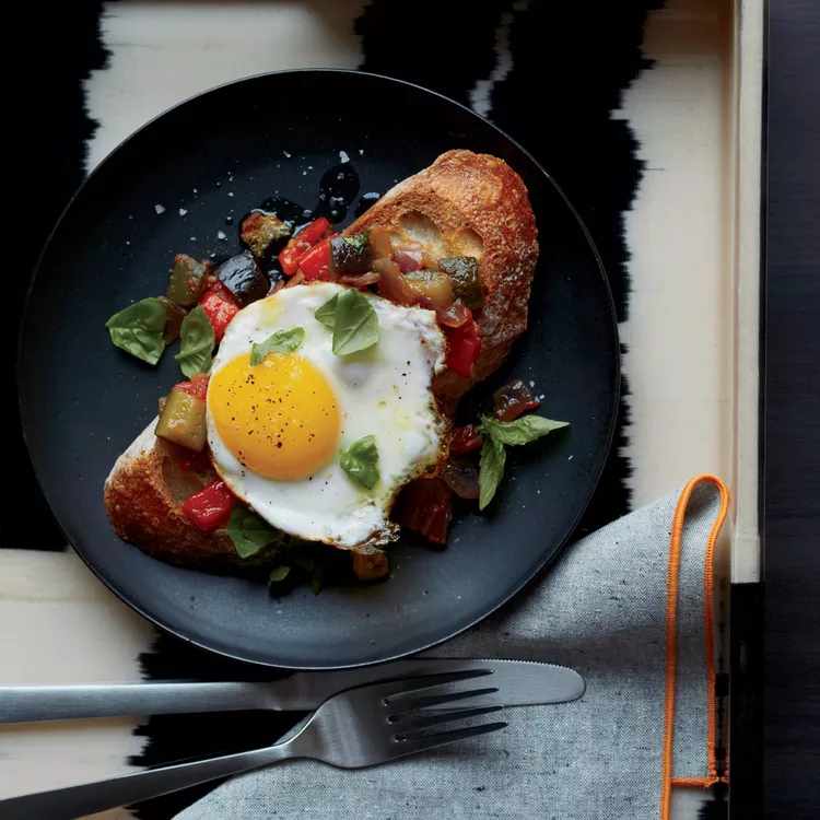 Toasts with Fried Eggs