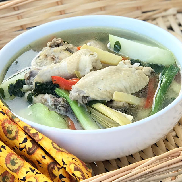 CHICKEN TINOLA (TINOLANG MANOK)