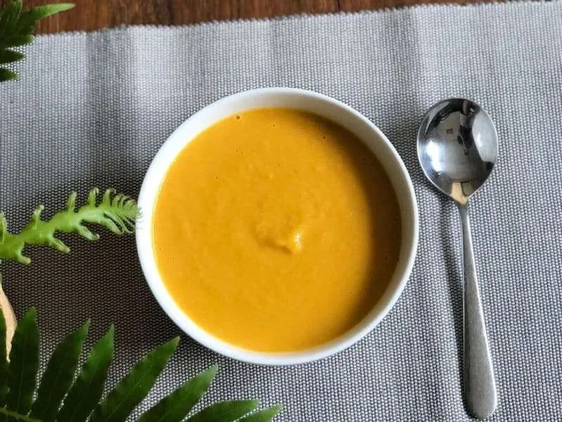CREAMY THAI CARROT SOUP