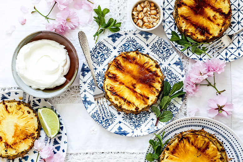 GRILLED PINEAPPLE WITH COCONUT