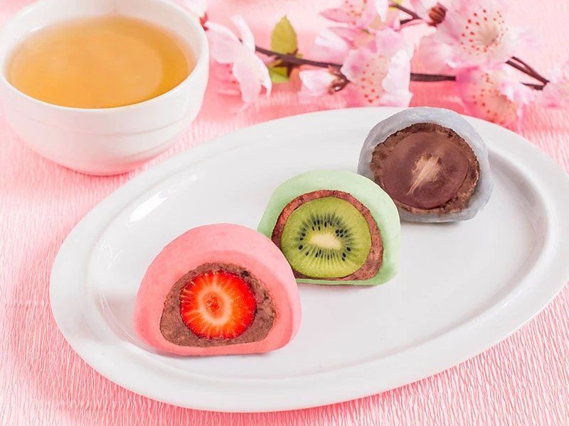 Easy Strawberry Mochi (Ichigo Daifuku)