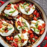 BALSAMIC GLAZED CAPRESE CHICKEN