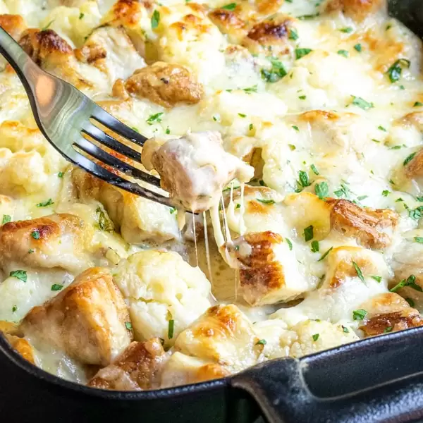 CHICKEN ALFREDO CASSEROLE