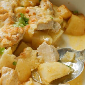 CHICKEN AND POTATO BAKE