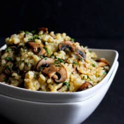 TOASTED BROWN RICE WITH MUSHROOMS