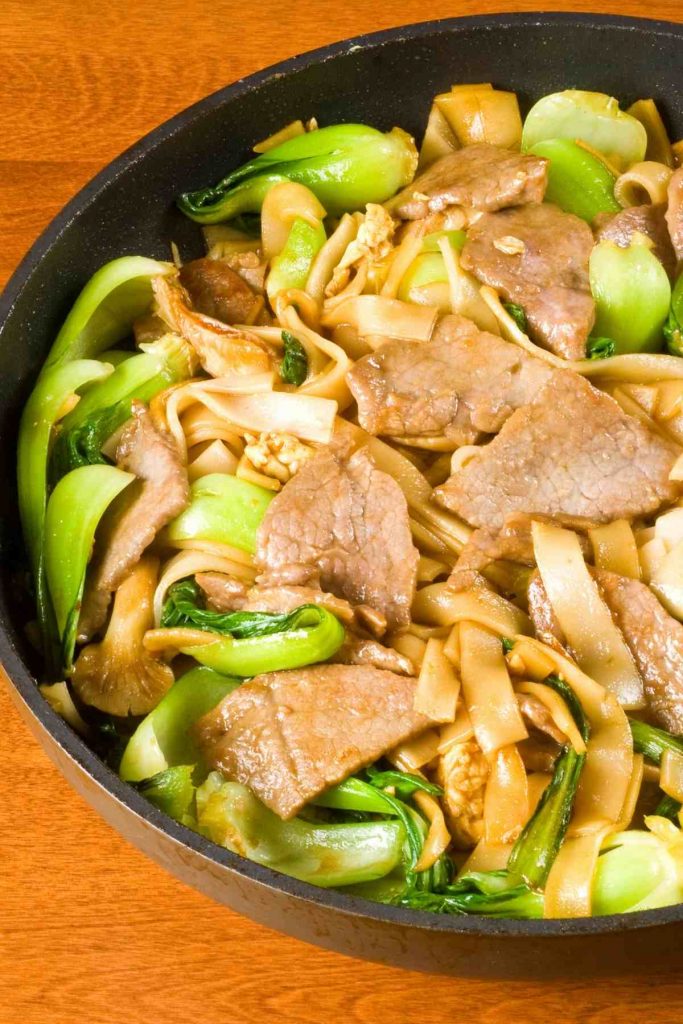 Vietnamese Stir Fry Rice Noodles with Beef