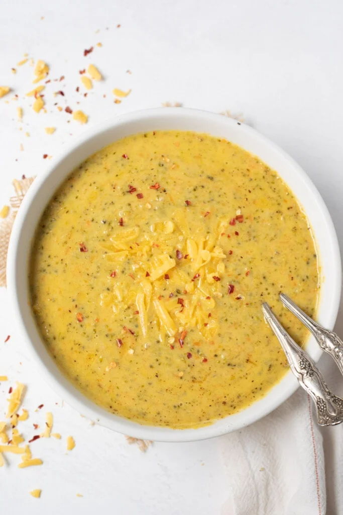 Instant Pot Broccoli Cheddar Soup